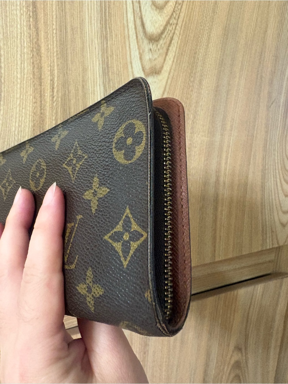 Auth LOUIS VUITTON M61727
PORTE MONNAIE ZIPPE wallet - Picture 4 of 14